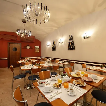 Hotel Priscilla 3*