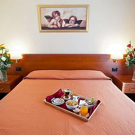 Priscilla 3* Rome